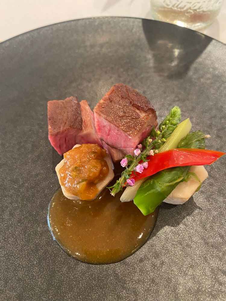 和フレンチの試食。しあわせ絆牛というブランド牛が絶品だった。