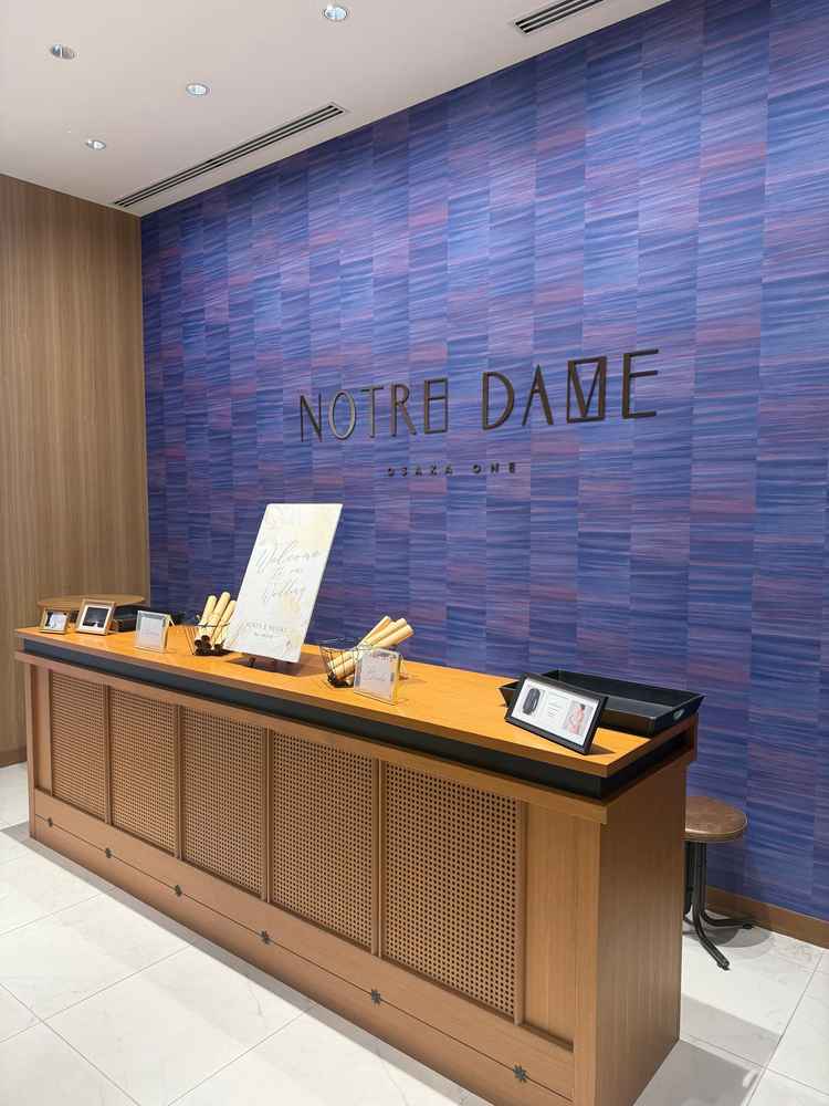 受付カウンター。完全に貸切のプライベート空間になっており他の人と遭遇することがない作りになっていた。