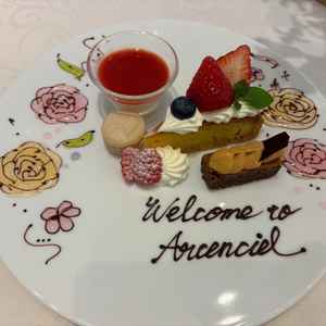 前菜・スープ・メイン・デザートを試食。全部美味しかっです！