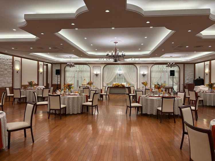 暖かみのある披露宴会場。親しみがある。