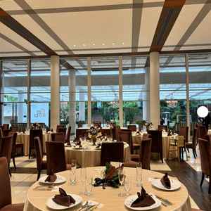 60名以上のゲストであれば使用できる披露宴会場です。