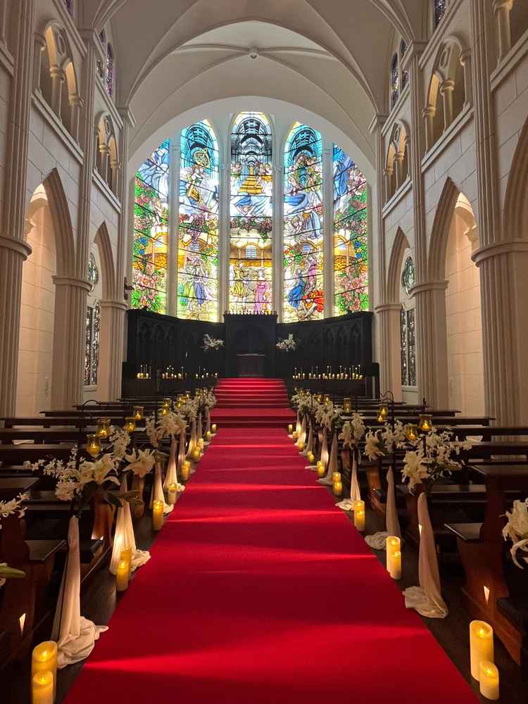 ステンドグラスが綺麗なチャペル