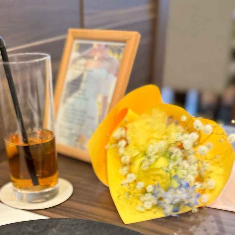 式場見学後にいただいたブーケ。生花で香りも色もよい。実際の式に使うクオリティの花