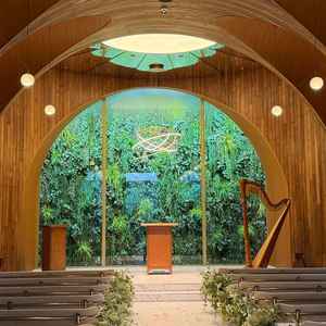 挙式当日はハープとフルートの生演奏が行われるそうなのでとっても魅力的でした。