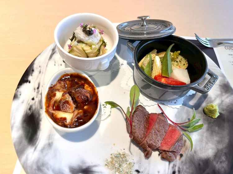 料理の写真。フランス料理が多い中、イタリア料理が楽しめた。