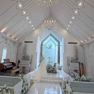 純白のチャペルの雰囲気もよく、とても素敵でした。