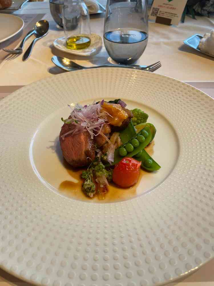 メインディッシュの鴨肉