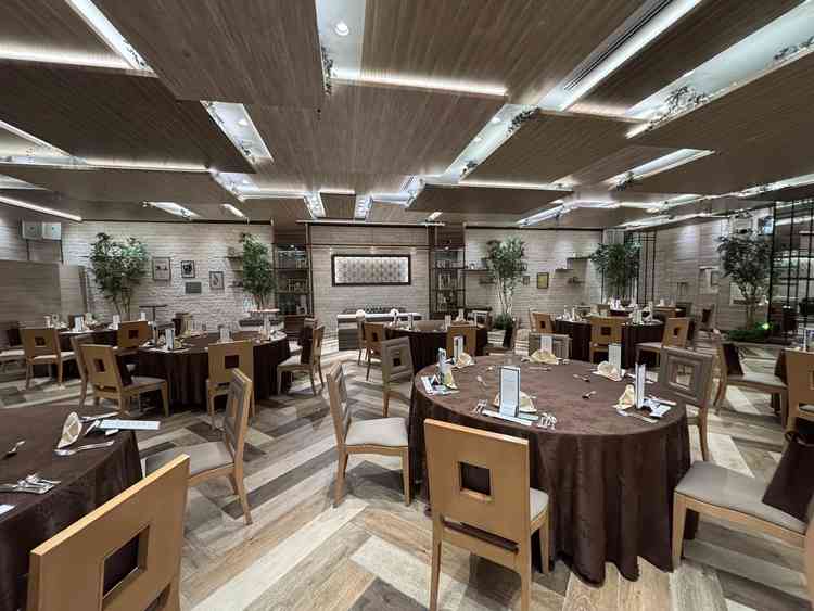 披露宴会場ラプソディ