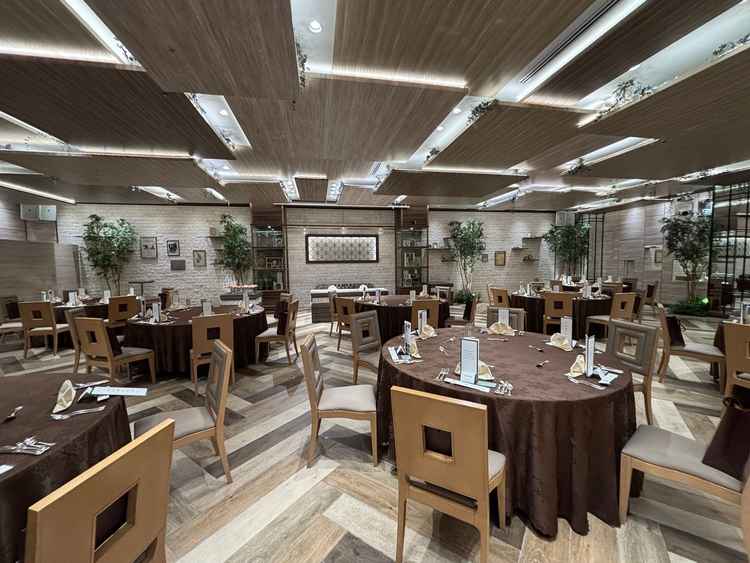 披露宴会場ラプソディ