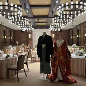 二つ目の会場。窓はないが、雰囲気は大人っぽくて素敵だった。