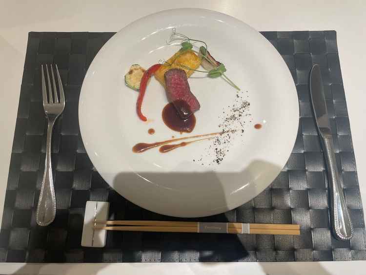 試食会のメニュー。和牛がとろけるように美味しい。