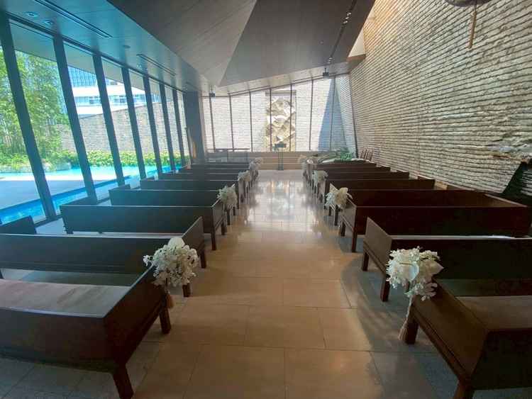 挙式会場(入口からの目線)