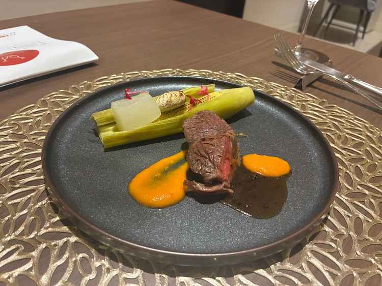 試食でいただいたフィレ肉。キッチンが披露宴からすぐのため温かい状態でいただけるそうです。