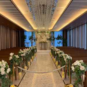 チャペル（木を多く使っている落ち着いたら空間）