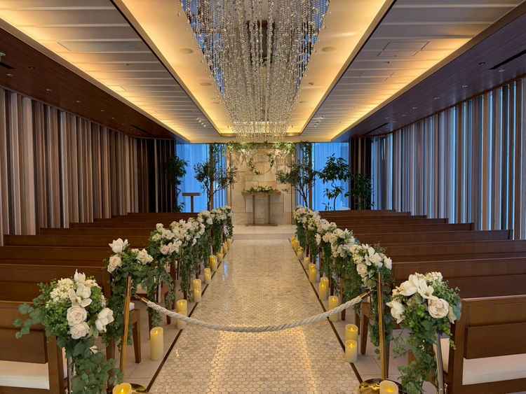 チャペル（木を多く使っている落ち着いたら空間）