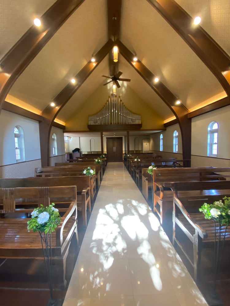 森のチャペル。木漏れ日がとても綺麗