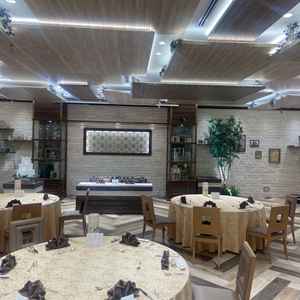 会食会場はデフォルトのグリーンがあった。