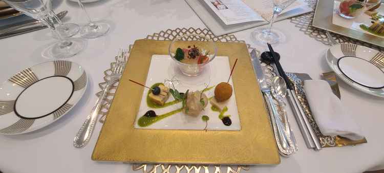 披露宴会場１にて、試食