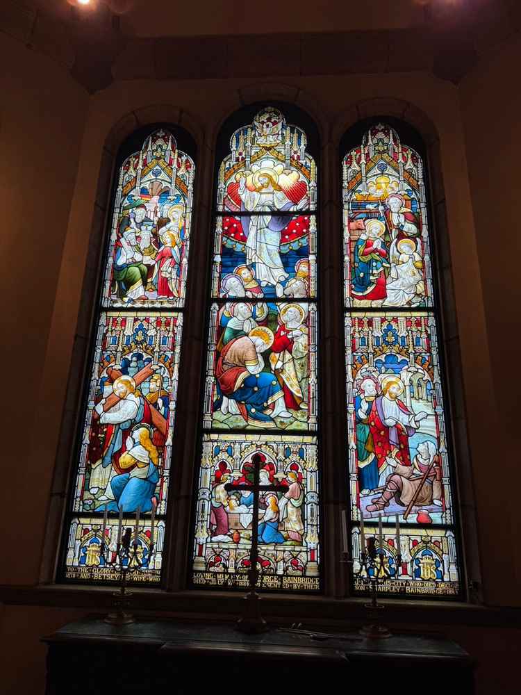 挙式会場のステンドグラス