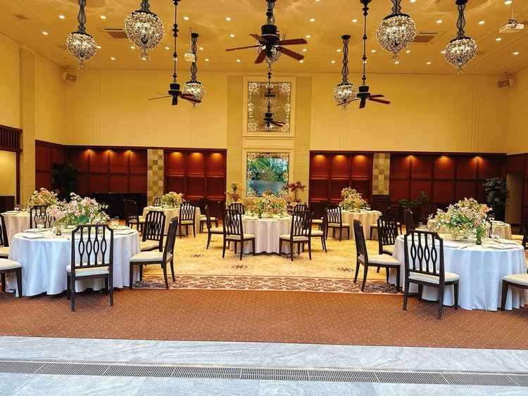 重厚感があり、素敵な披露宴会場