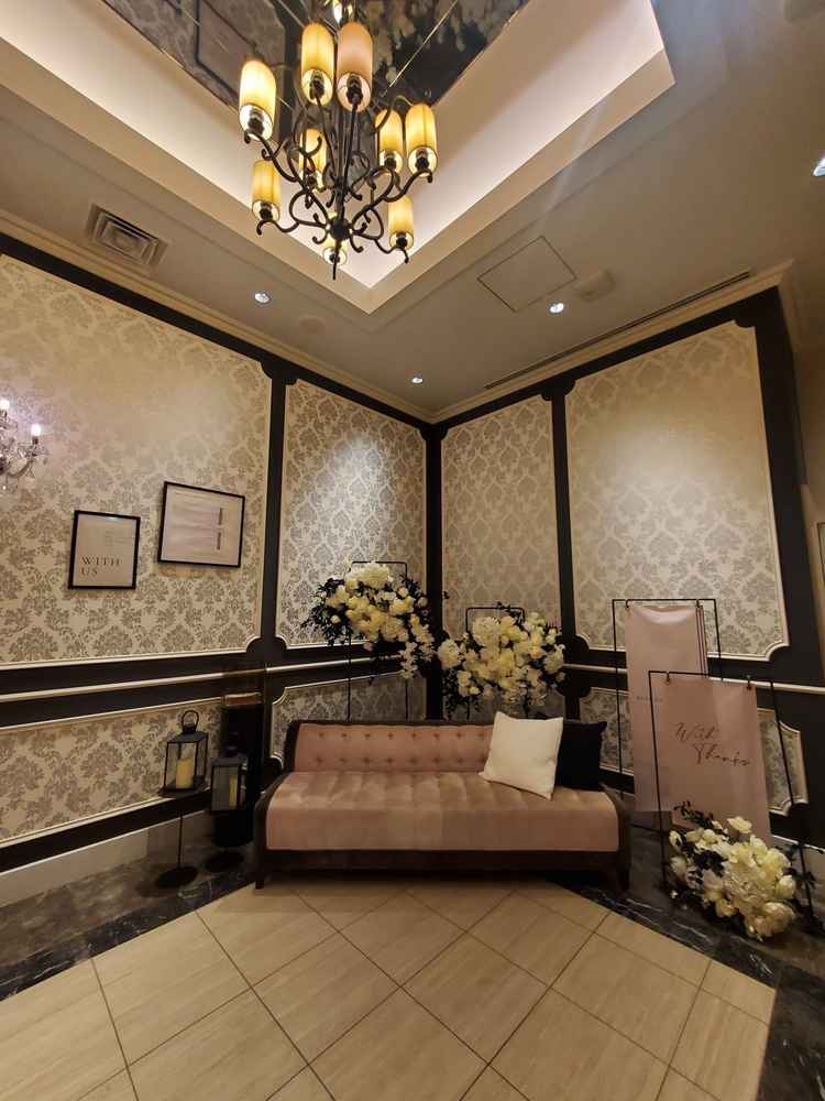 披露宴会場はここに雰囲気が違って魅力的