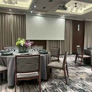 オープンキッチンと絶景を楽しめる大人な雰囲気の会場でした。