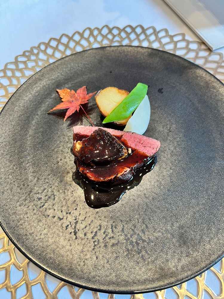 試食のメインのお肉料理とても柔らかいです