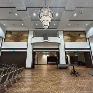 真珠という披露宴会場です。敷地面積は鳳凰という会場と同じですが、こちらの方が天井が高かったです。