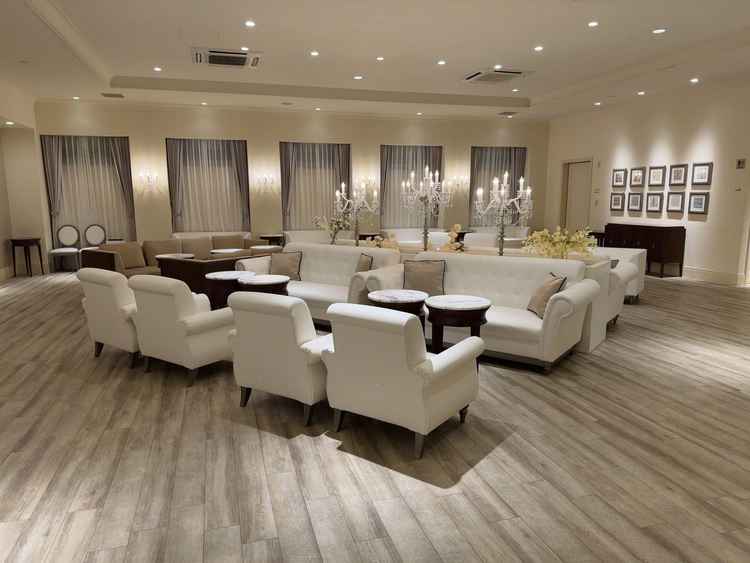 待合室もシンプルで、とても広い！広さは素晴らしかったです。