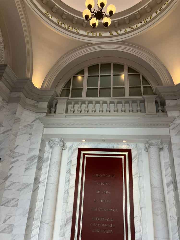 チャペル入り口です