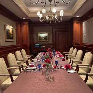 定員10名以下の披露宴会場（会場横から見た写真）