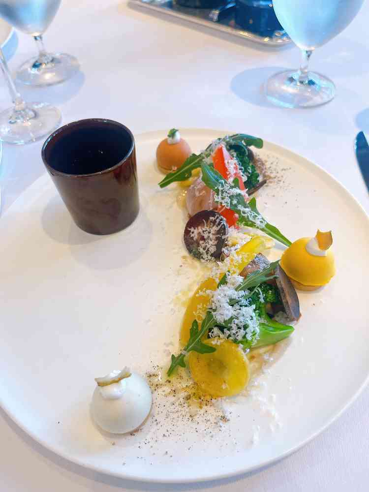 １番の魅力のお料理はイタリアン。見た目も美しく、料理で一気に心を掴まれました。