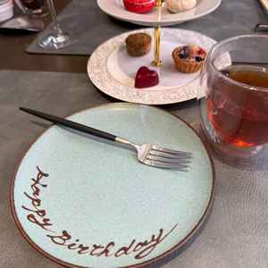 誕生日当日にブライダルフェアに参加した。サプライズでデザートプレートにメッセージが。心遣いが嬉しい