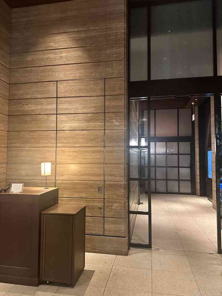 オリエンタルホテル１階の入り口