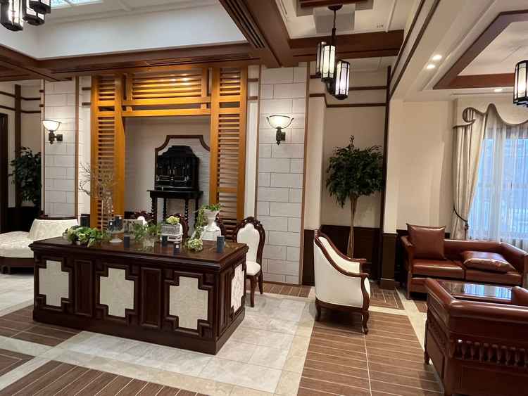 披露宴会場前の前室。落ち着いた雰囲気だった。