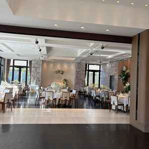 披露宴会場(ブルックリン邸)。テラス付きで開放的な印象でした。