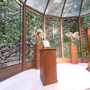 チャペルの写真。緑や照明が美しく、とても特別感があった。