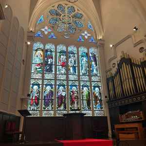 豪華なステンドガラス