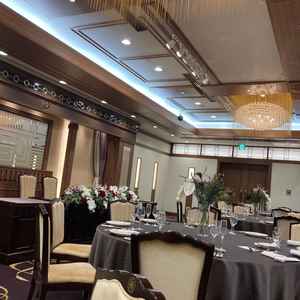 披露宴会場。シックな雰囲気で素敵でした。