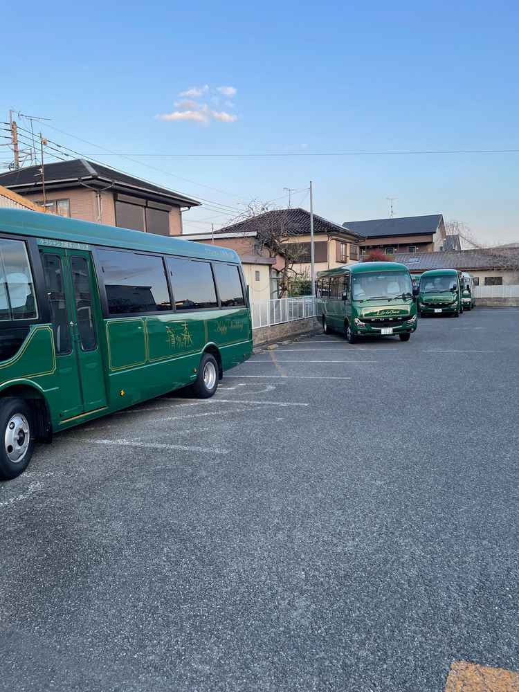 遠方のゲストも安心の福岡空港〜会場、博多駅〜会場のバス送迎サービス。これがあればあたふたしなくて良い