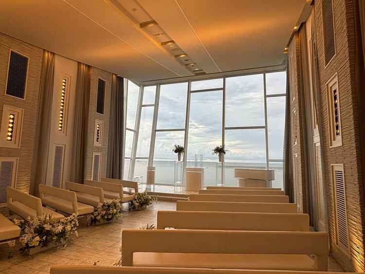 カーテンが開くと一面海で感動的でした。