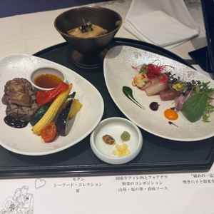 お肉と魚料理と穴子の出汁茶漬けの試食でした。新婦新郎で違う試食だったのでシェアして食べる形でした。
