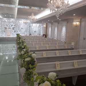 白を基調とした素敵なチャペルで可愛らしい印象のチャペルでした。