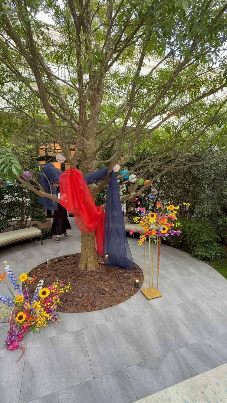 挙式会場外の植木