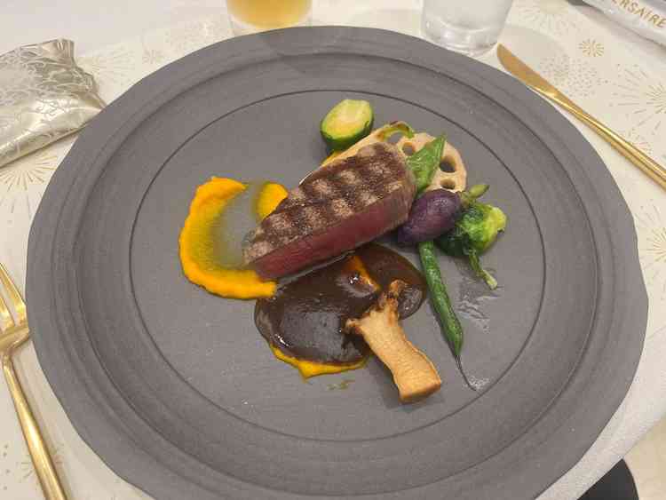 試食でのステーキです。柔らかく本当に美味しかったです。料理のレベルは高いと思いました。