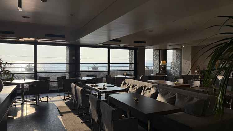 ゲストが待機する場所からも海が見えて景色が綺麗でした。