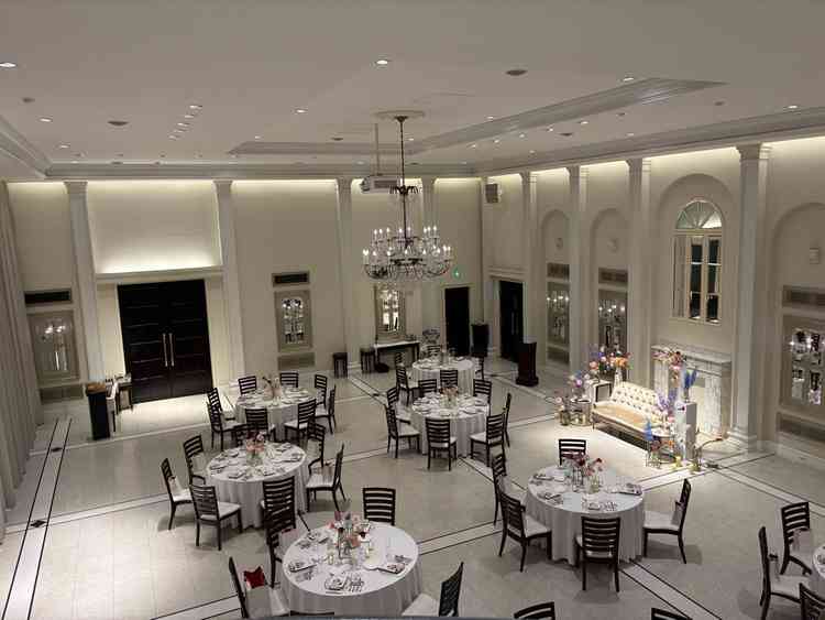 披露宴会場（階段からの景色）