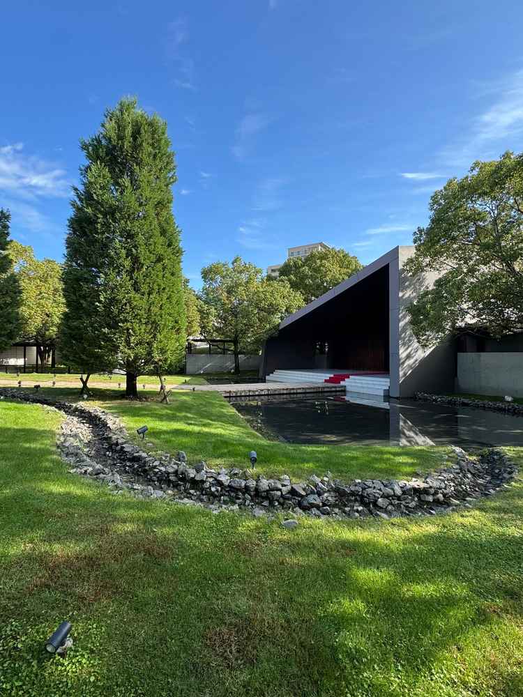 式場全体としてゲストの動線を考えた作りになっていました。一本道になっており、式に集中できそうです。