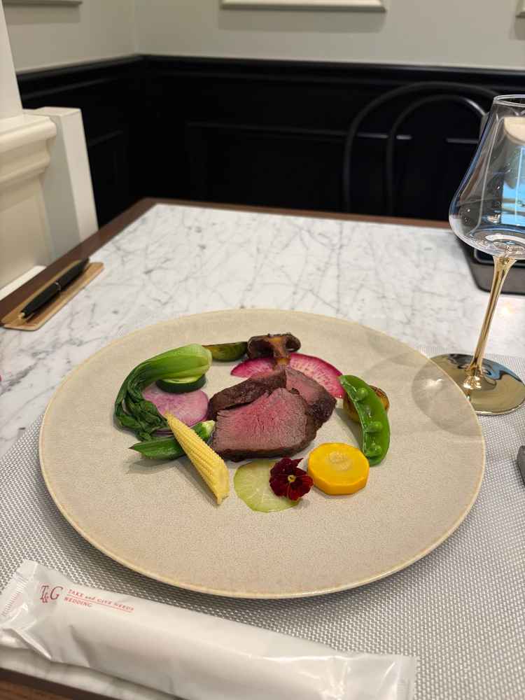 試食でいただいた牛肉料理の写真です。2種類の味付けを食べ比べさせていただきました。