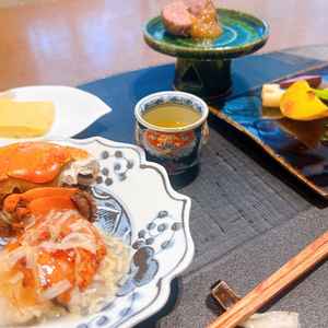 野菜が一つ一つ甘く、全ての料理に出汁が効かせてあるそうです。繊細なお味で日本人好みのご飯でした。